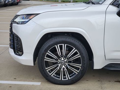 Used 2026 Lexus LX 700h Luxury w/ Appearance Package AWD/4WD image 8