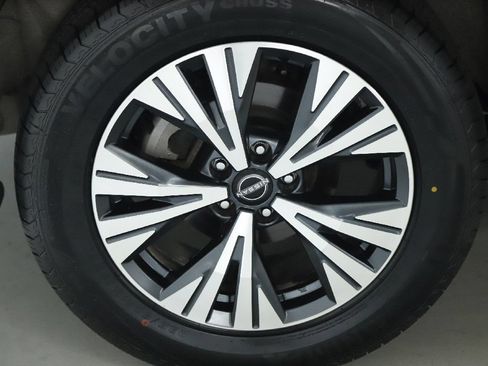 Certified 2023 Nissan Rogue SV AWD/4WD image 12