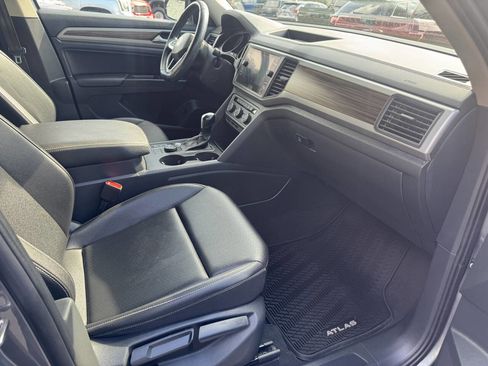 Used 2021 Volkswagen Atlas SE image 13