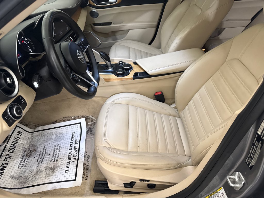 Used 2019 Alfa Romeo Giulia Ti w/ Quick Order Package 22Z Lusso RWD image 30
