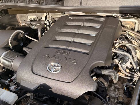 Used 2011 Toyota Sequoia SR5 image 38