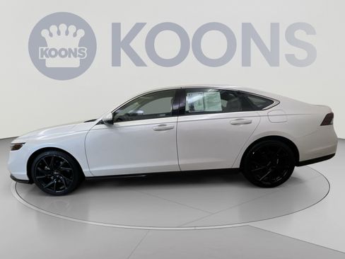 Used 2024 Honda Accord Touring image 5