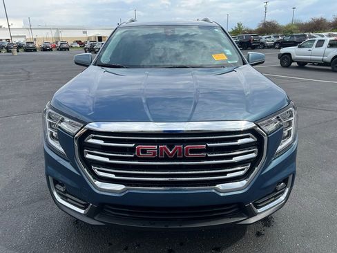 Used 2024 GMC Terrain SLT w/ Infotainment Package II image 6