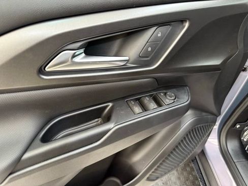 New 2026 Chevrolet Equinox EV LT image 14