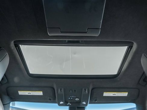 Used 2018 Cadillac Escalade ESV Platinum image 26