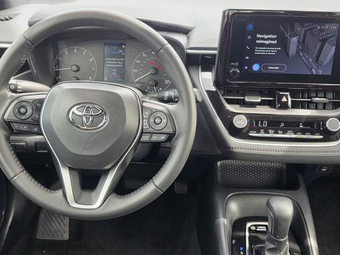 Used 2023 Toyota Corolla SE w/ SE Premium Package FWD image 12