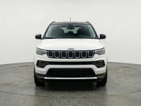 Used 2025 Jeep Compass Limited image 2