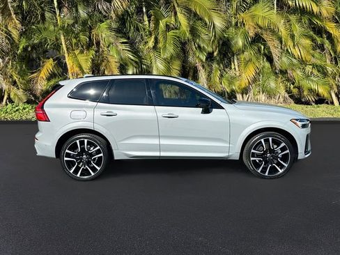 Used 2024 Volvo XC60 B5 Ultimate w/ Protection Package Premier image 4