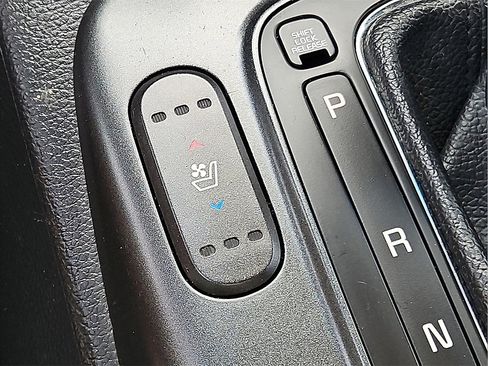 Used 2016 Kia Forte Koup SX w/ SX Premium Package image 24