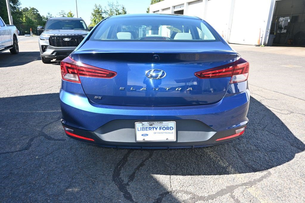 Used 2020 Hyundai Elantra SE FWD image 35