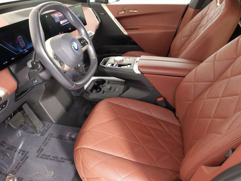 Used 2023 BMW iX xDrive50 w/ Premium Package image 30