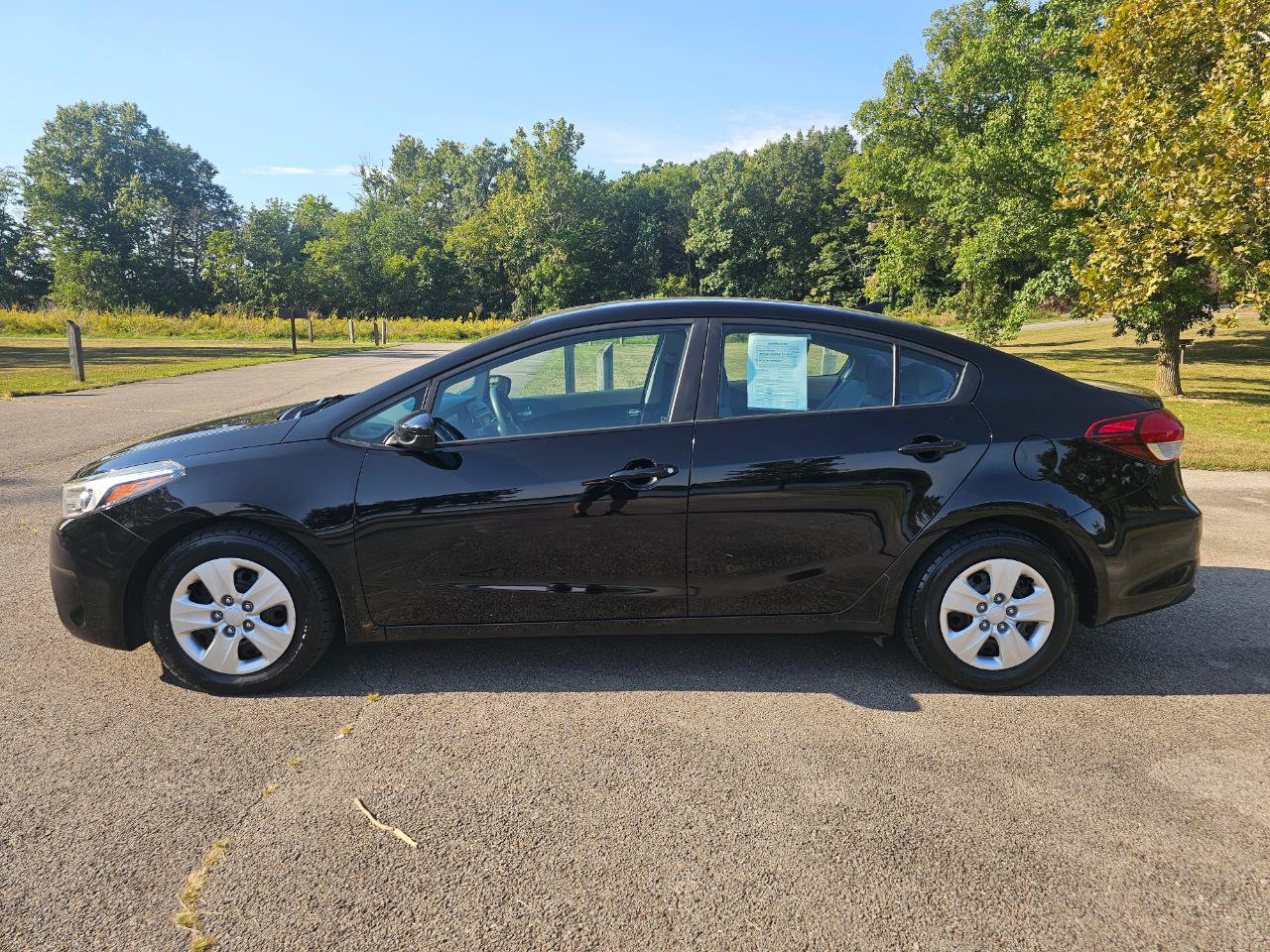 Used 2017 Kia Forte LX w/ LX Popular Package FWD image 9