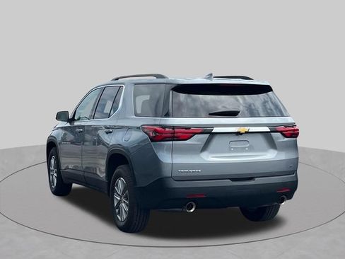 Used 2023 Chevrolet Traverse LT FWD image 4