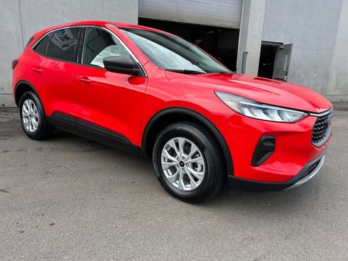 Used 2024 Ford Escape Active AWD/4WD image 8
