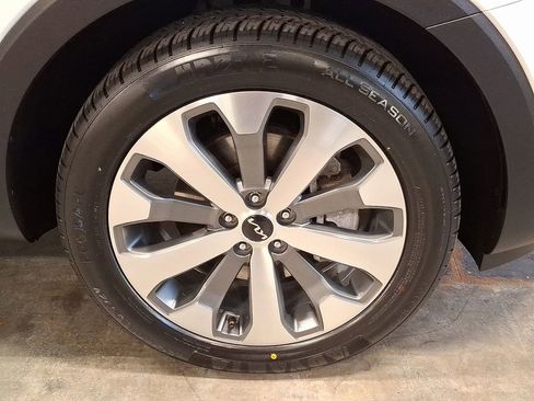 Used 2022 Kia Telluride S image 11