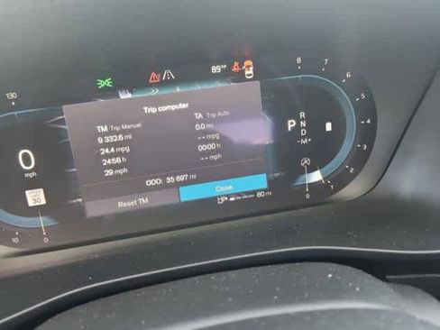 Used 2024 Volvo XC40 B5 Plus w/ Climate Package image 4