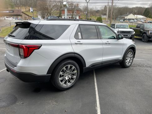 New 2026 Ford Explorer Active w/ Active Comfort Package image 6