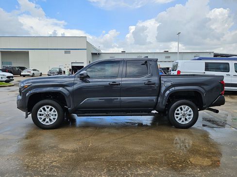 Used 2025 Toyota Tacoma SR AWD/4WD image 9