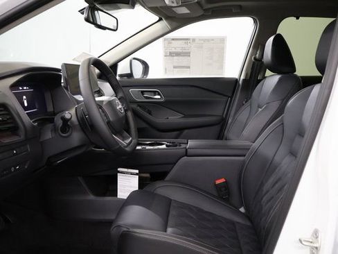 New 2026 Nissan Rogue Platinum AWD/4WD image 16