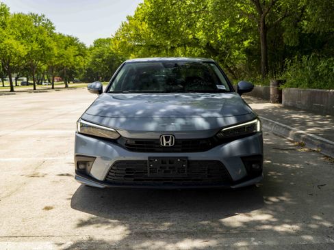Used 2024 Honda Civic Touring image 3