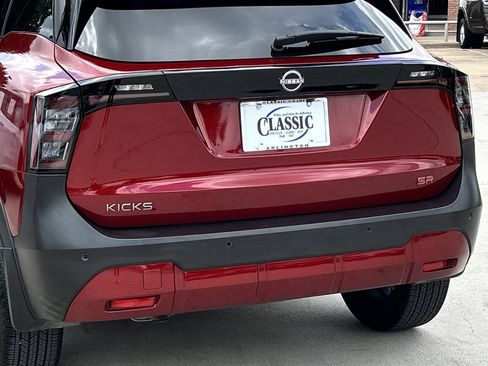 Used 2025 Nissan Kicks SR FWD image 6