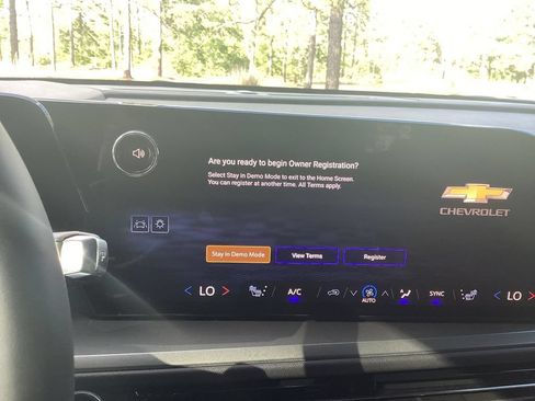 New 2026 Chevrolet Traverse LT w/ Driver Confidence Package FWD image 26