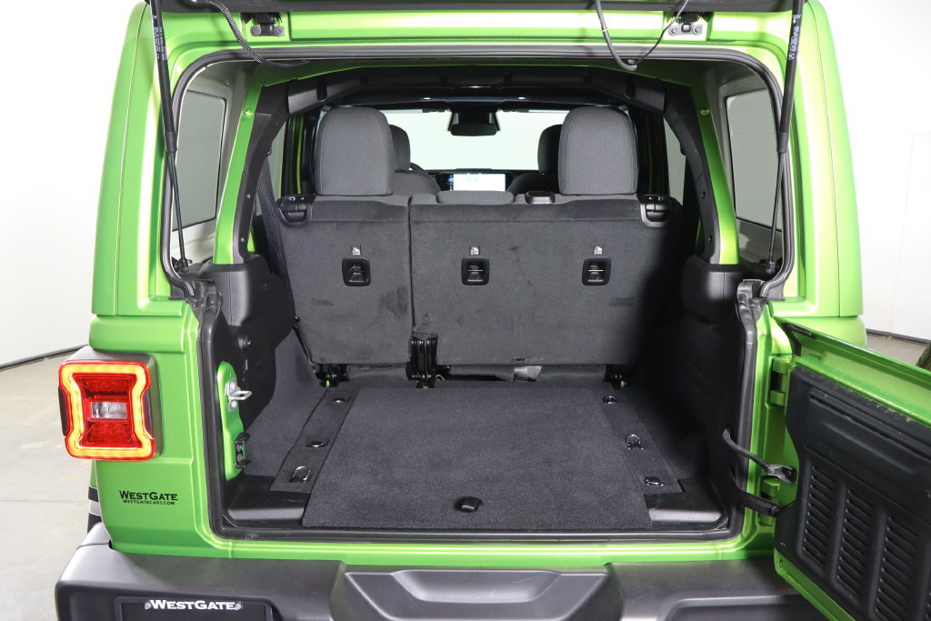 Used 2026 Jeep Wrangler Unlimited Sahara AWD/4WD image 17
