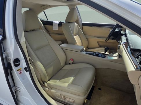 Used 2014 Lexus ES 350 w/ Premium Package image 33