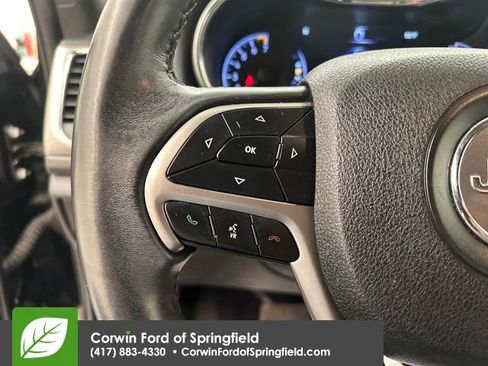 Used 2018 Jeep Grand Cherokee Laredo image 31