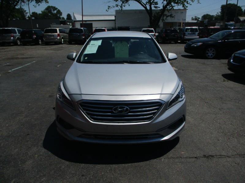 Used 2016 Hyundai Sonata SE FWD image 3