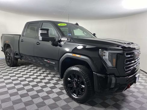 Used 2024 GMC Sierra 2500 AT4 AWD/4WD image 1