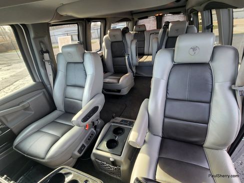 Used 2018 GMC Savana 2500 w/ Enhanced Convenience Package image 36