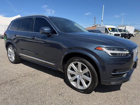 Used 2018 Volvo XC90 T6 Inscription w/ Convenience Package image 3