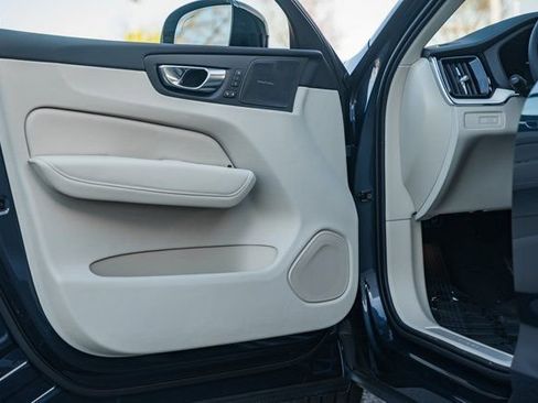 New 2026 Volvo XC60 T8 Ultra w/ Protection Package Premier image 37