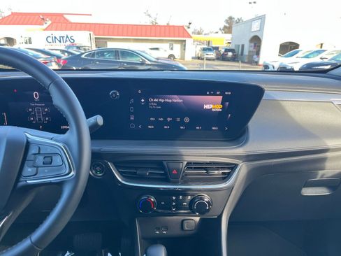 Used 2025 Buick Encore GX Preferred image 18