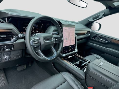 Used 2025 GMC Yukon Denali AWD/4WD image 7