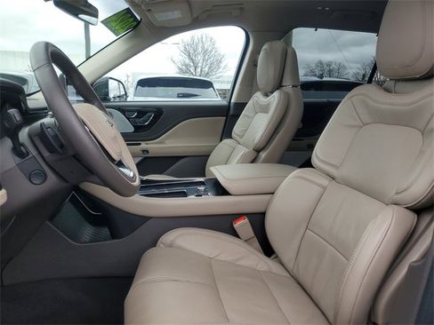 Certified 2024 Lincoln Aviator Reserve w/ Equipment Group 201A image 11