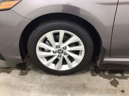 Used 2024 Toyota Camry SE image 7