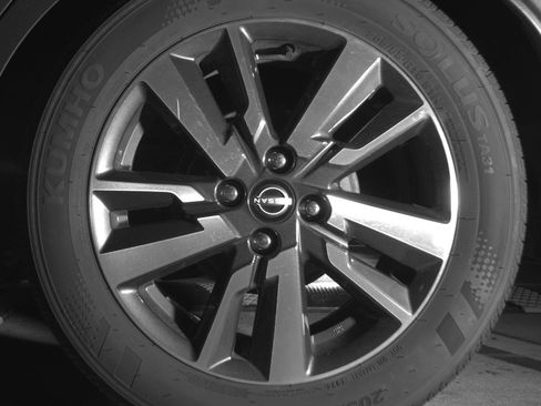 Used 2025 Nissan Versa SV image 14