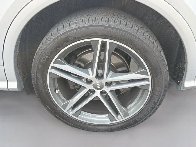 Used 2019 Audi SQ5 Premium Plus w/ Premium Plus Package AWD/4WD image 13
