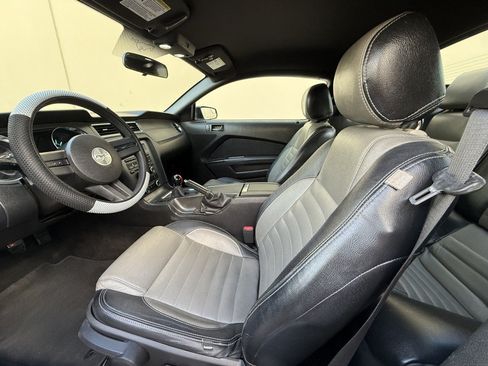Used 2012 Ford Mustang Coupe RWD image 10