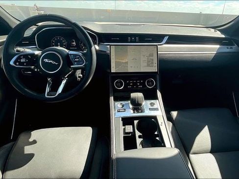 New 2025 Jaguar F-PACE R-Dynamic S image 5