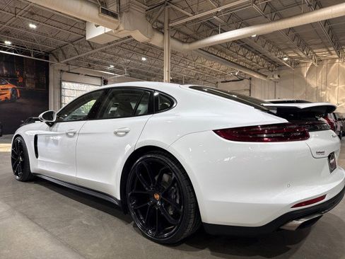 Used 2017 Porsche Panamera image 39
