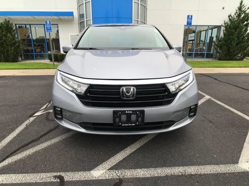 Used 2022 Honda Odyssey Elite image 2
