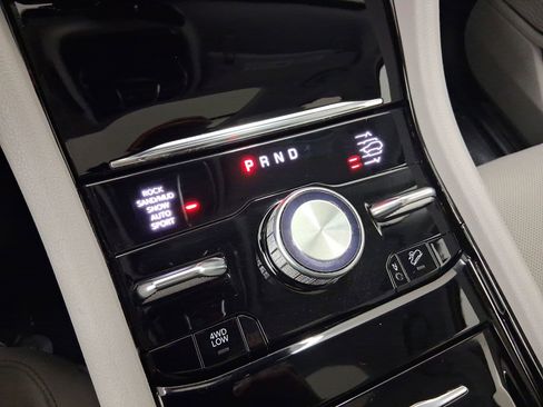 Used 2023 Jeep Grand Cherokee Overland w/ Adv Protech Group III image 17