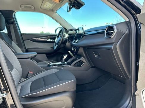 Used 2024 Chevrolet TrailBlazer LT w/ Convenience Package image 28
