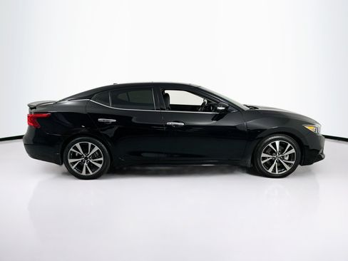 Used 2017 Nissan Maxima Platinum FWD image 4