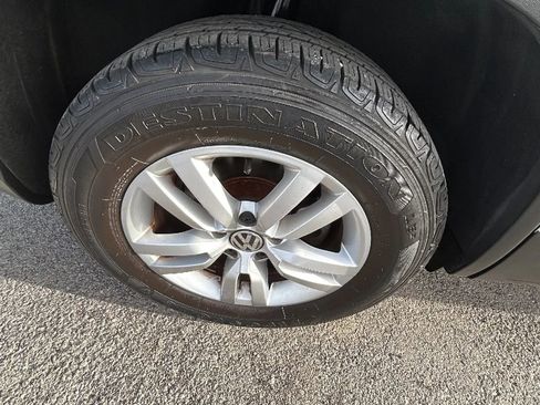 Used 2016 Volkswagen Tiguan SE image 47