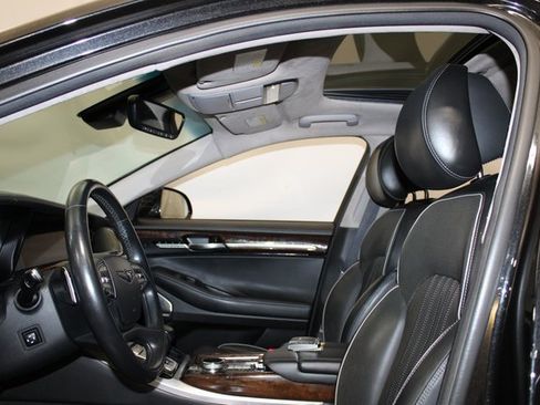Used 2019 Genesis G90 3.3T Premium image 6