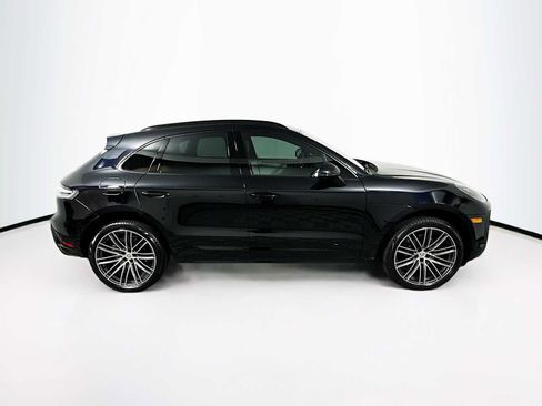 Certified 2025 Porsche Macan image 8